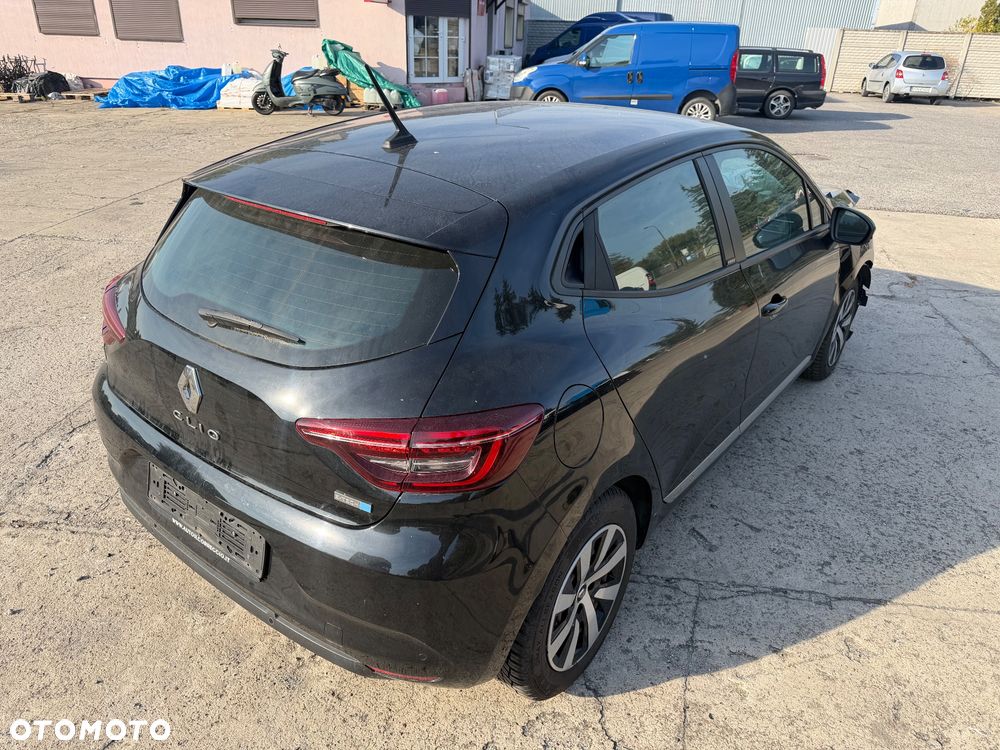 Renault Clio - 10