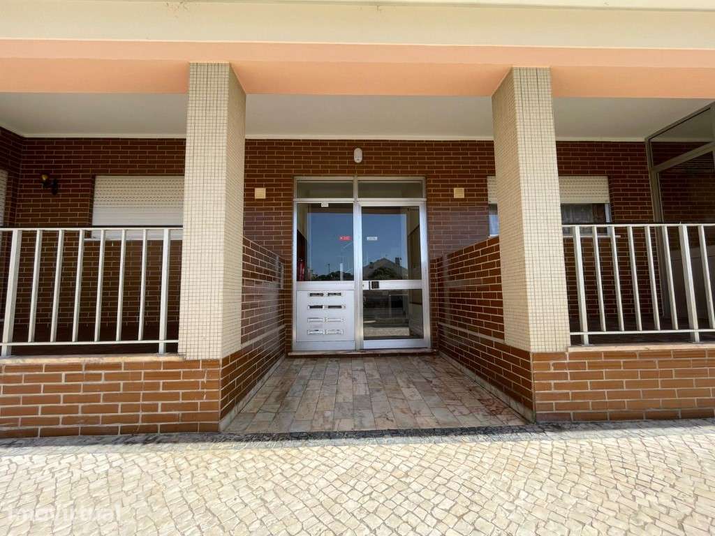 APARTAMENTO T2 - TORREIRA - Grande imagem: 2/25
