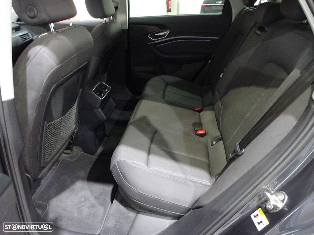 Audi Q8 e-Tron Sportback 55 quattro Advanced - 32