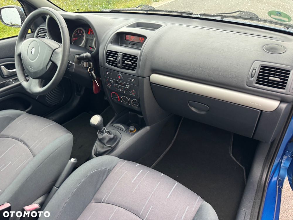 Renault Clio 1.2 16V Confort Authentique - 12
