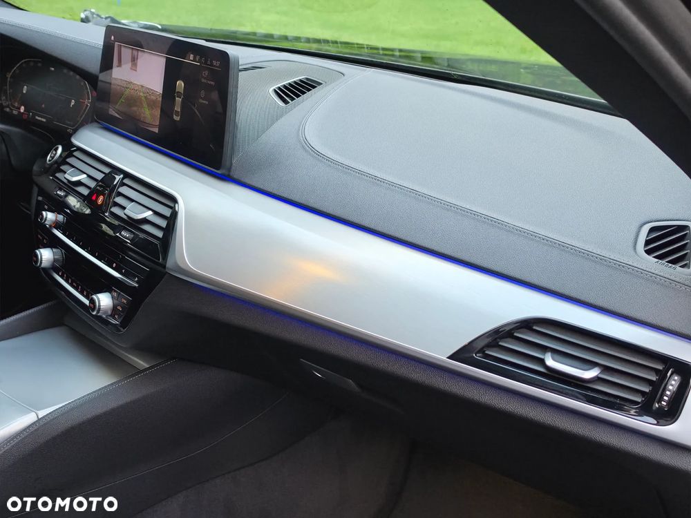 BMW Seria 5 540i xDrive mHEV M Sport sport - 12