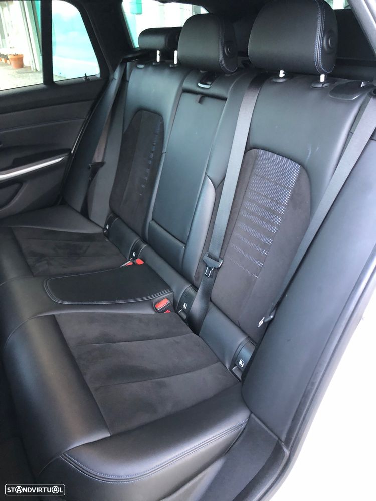 BMW 320 e Pack Desportivo M Auto - 26
