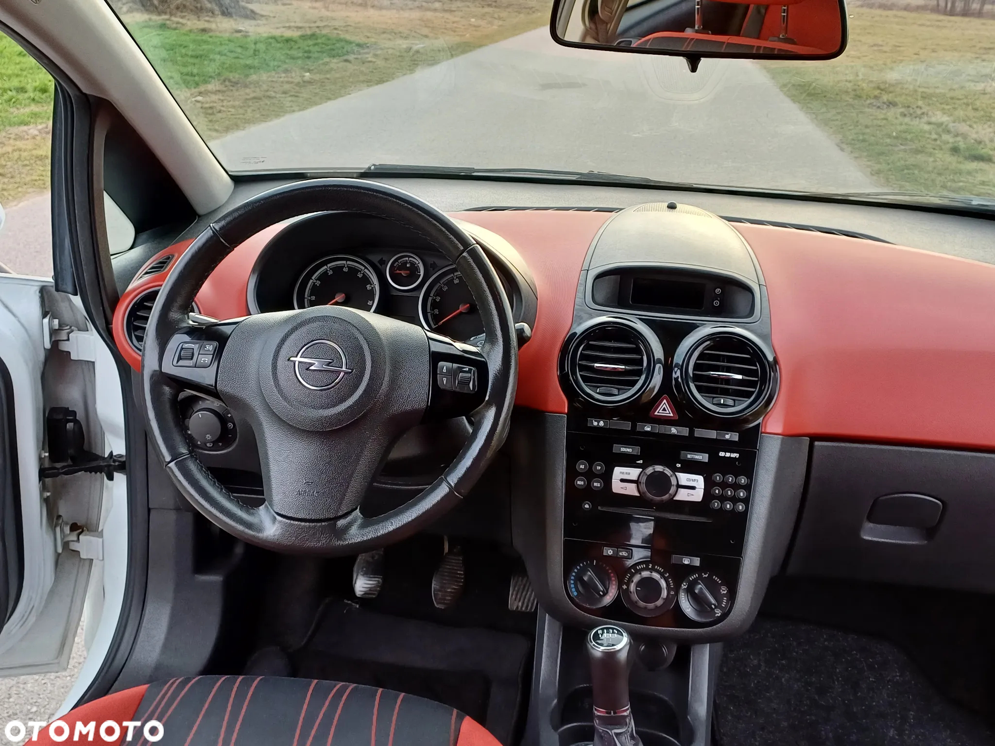 Opel Corsa 1.2 16V Cosmo - 24