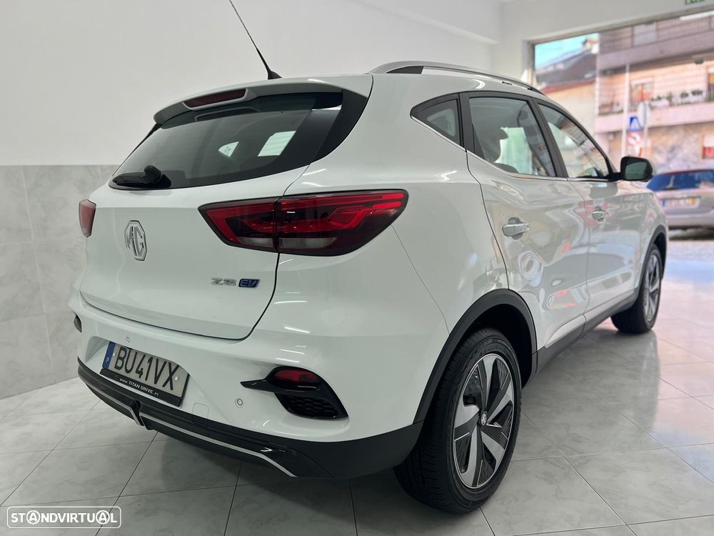MG ZS EV 72.6 kWh Luxury - 8