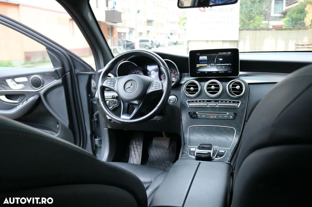 Mercedes-Benz GLC 300 4MATIC - 4