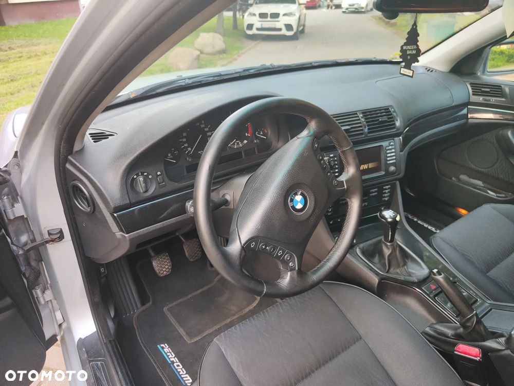 BMW Seria 5 525d Touring - 7