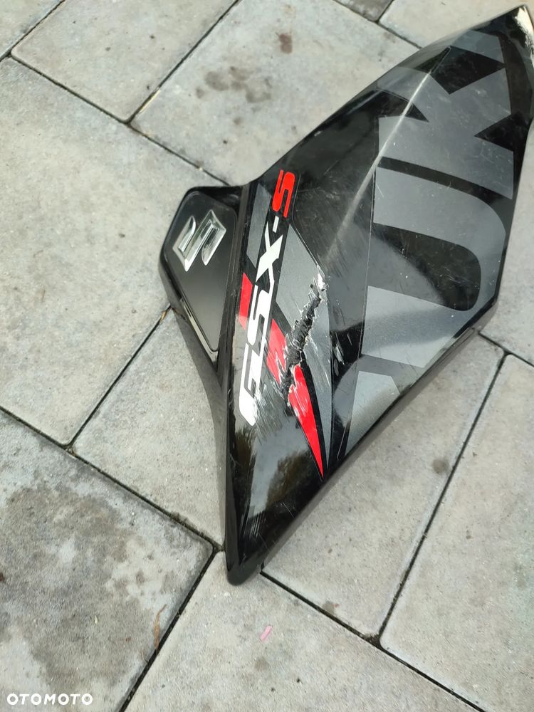 Owiewka, osłona prawa, bok, boczek prawy Suzuki GSX-S 125 - 2