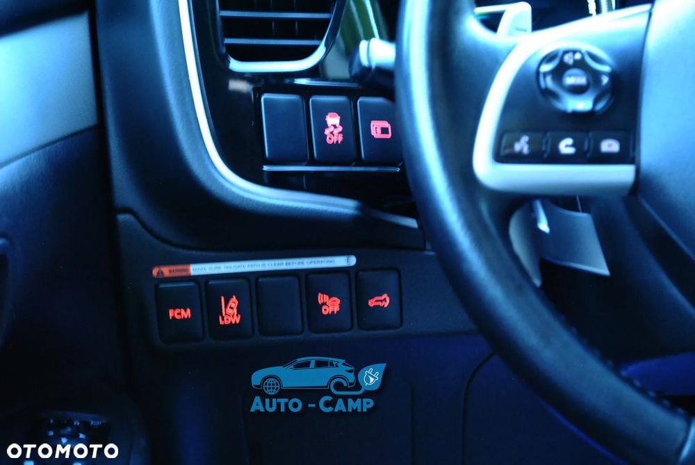 Mitsubishi Outlander Instyle NAVI + - 33