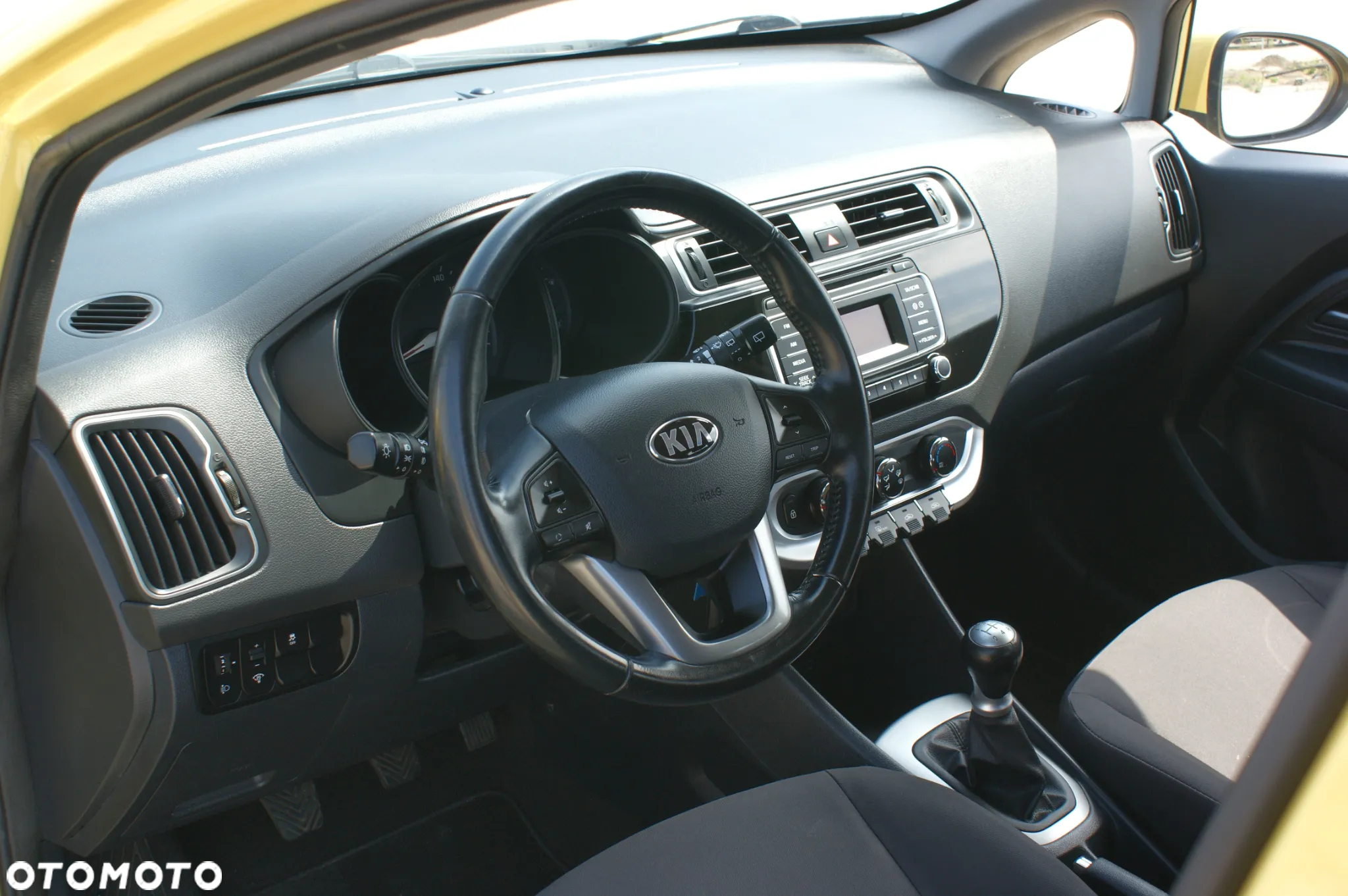 Kia Rio 1.2 Attract - 10