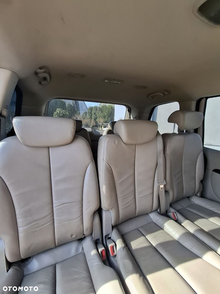 Kia Carnival - 5