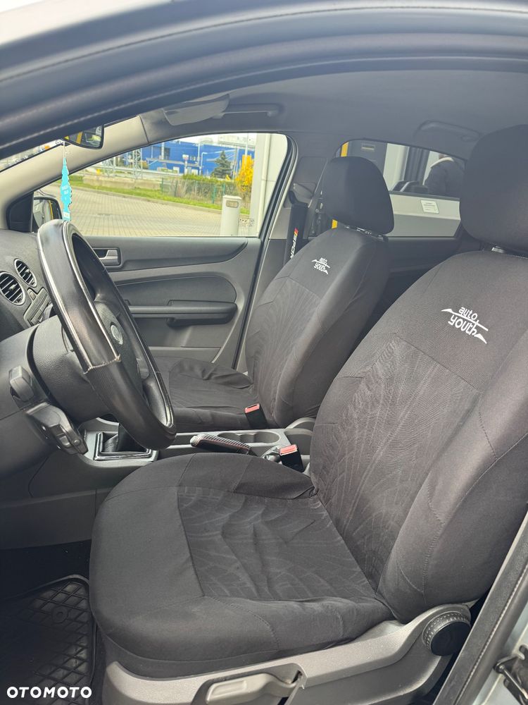 Ford Focus 1.6 TDCi DPF Ambiente - 20