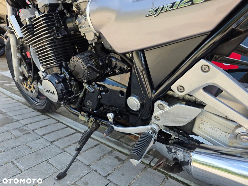 Yamaha XJR - 10