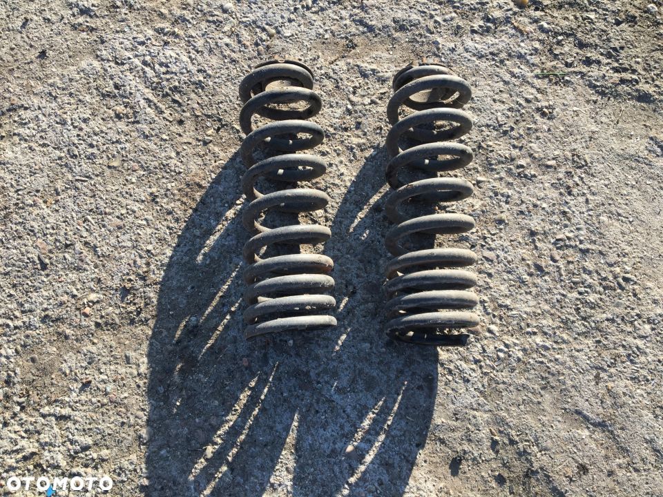 MERCEDES ml gl 164 sprezyna tylna - 1