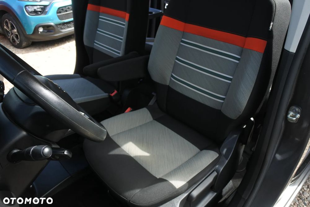 Citroën Berlingo XL PureTech 110 SHINE - 15