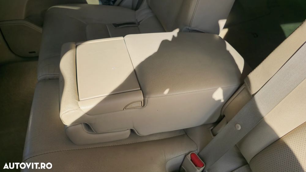 Toyota Land Cruiser 4.5 D-4D V8 Luxury - 24