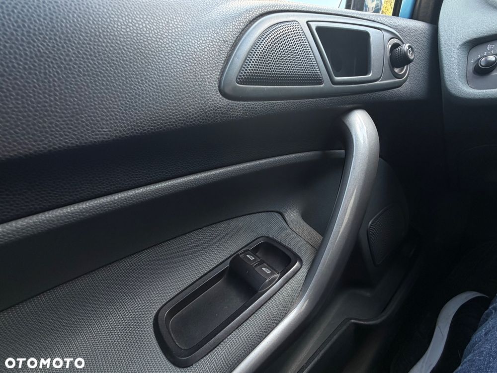 Ford Fiesta 1.25 Trend - 33