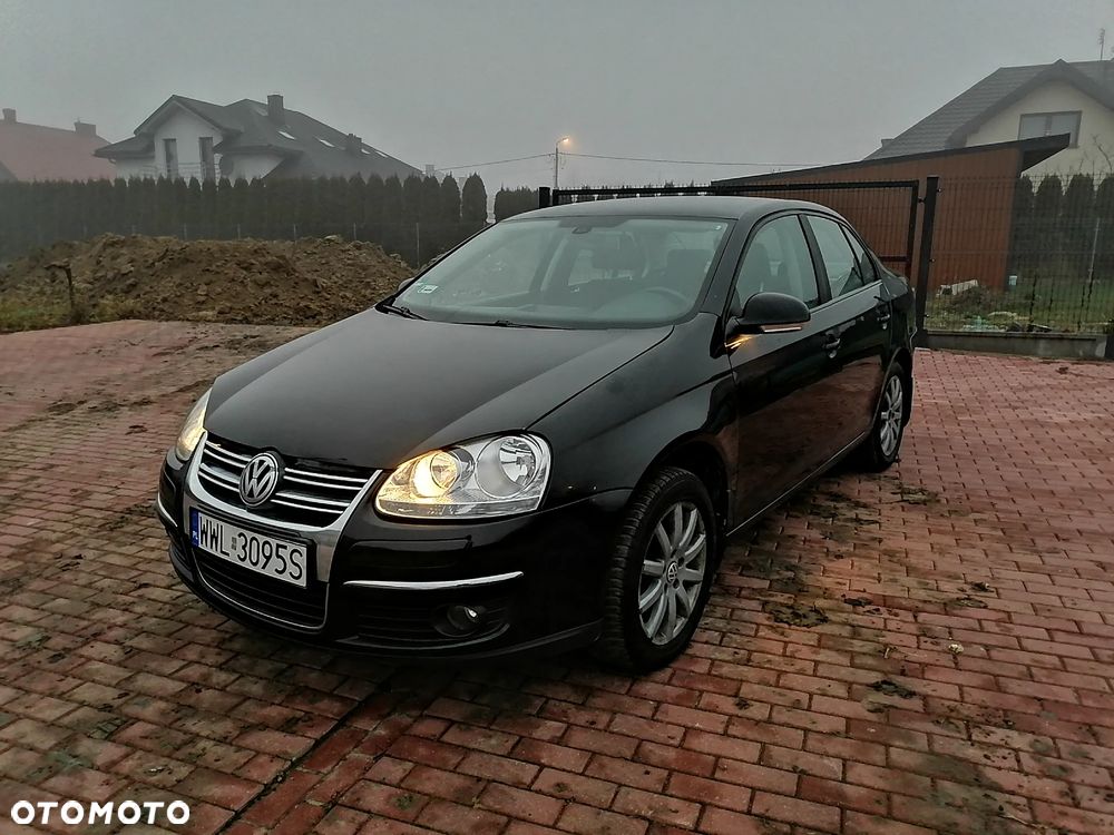 Volkswagen Jetta 1.9 TDI Trendline - 4