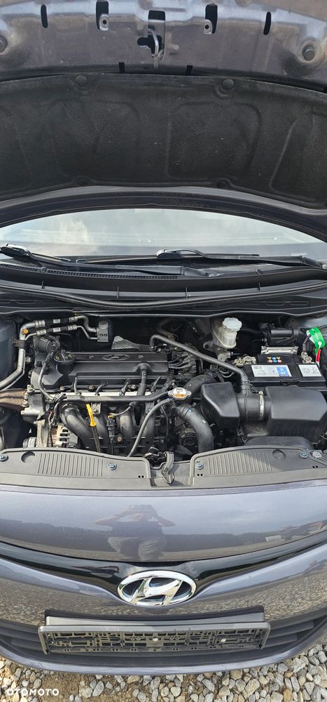 Hyundai i20 1.2 Trend - 12