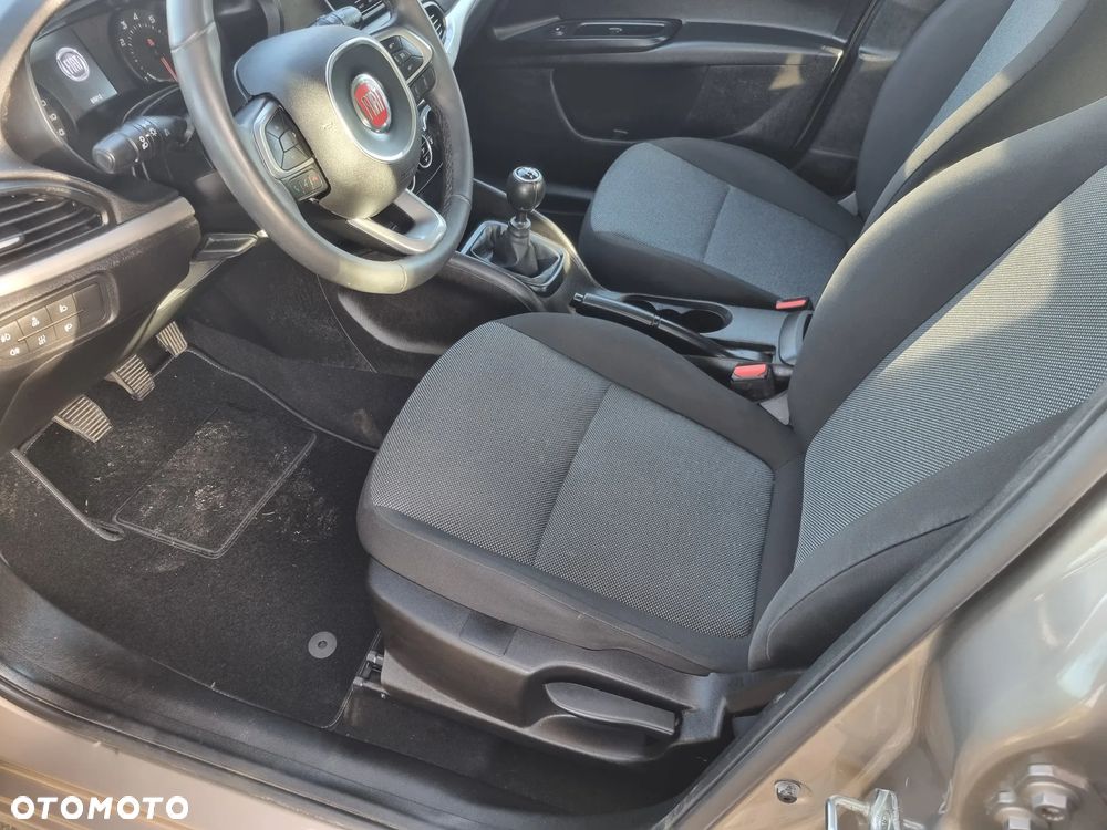 Fiat Tipo 1.4 16v Easy EU6d - 12