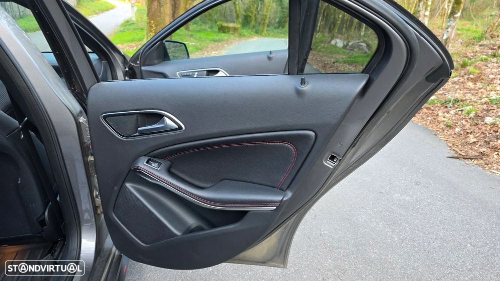 Mercedes-Benz A 220 d 7G-DCT AMG Line - 22