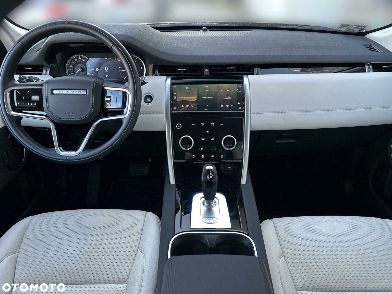 Land Rover Discovery Sport - 11