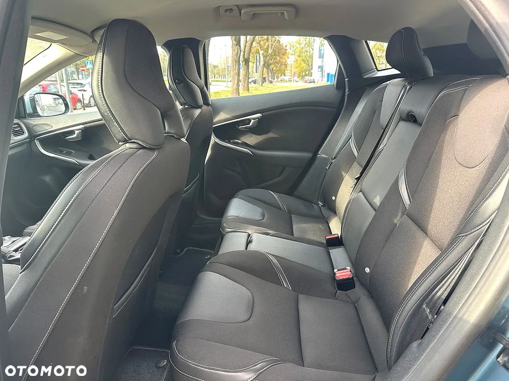 Volvo V40 D3 Momentum - 12
