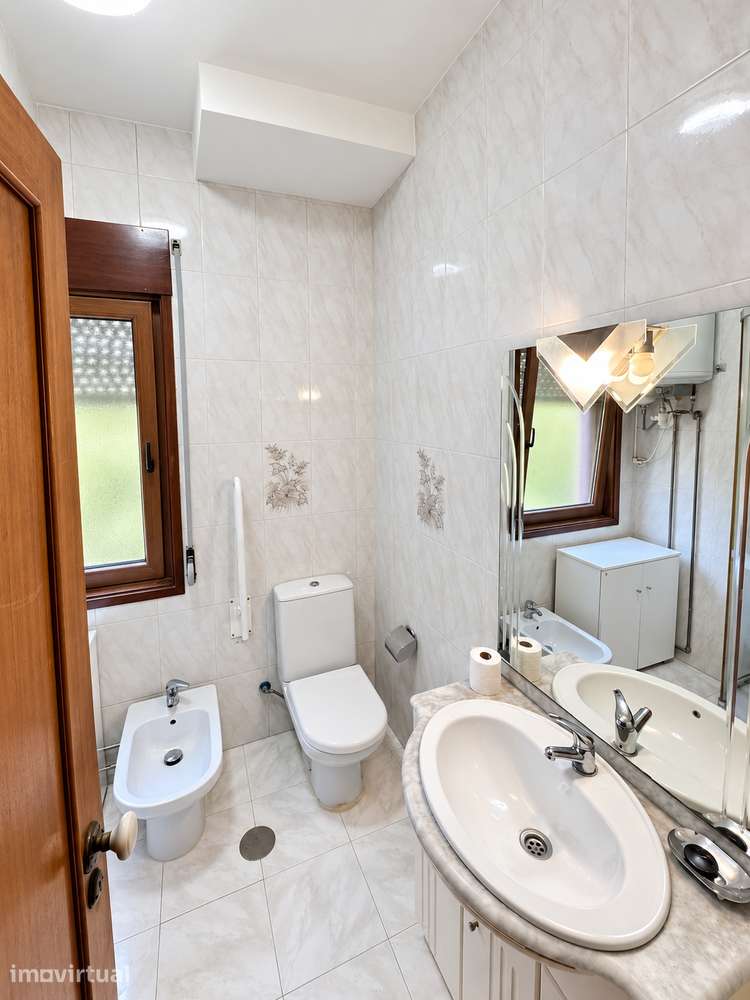 Quarto mobilado em Lordelo do Ouro | 2 WC - Grande imagem: 3/7