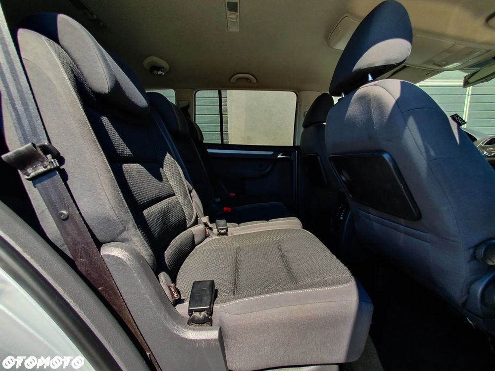 Volkswagen Touran - 31