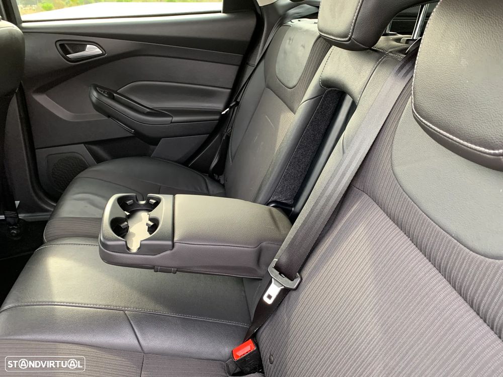 Ford Focus SW - 28