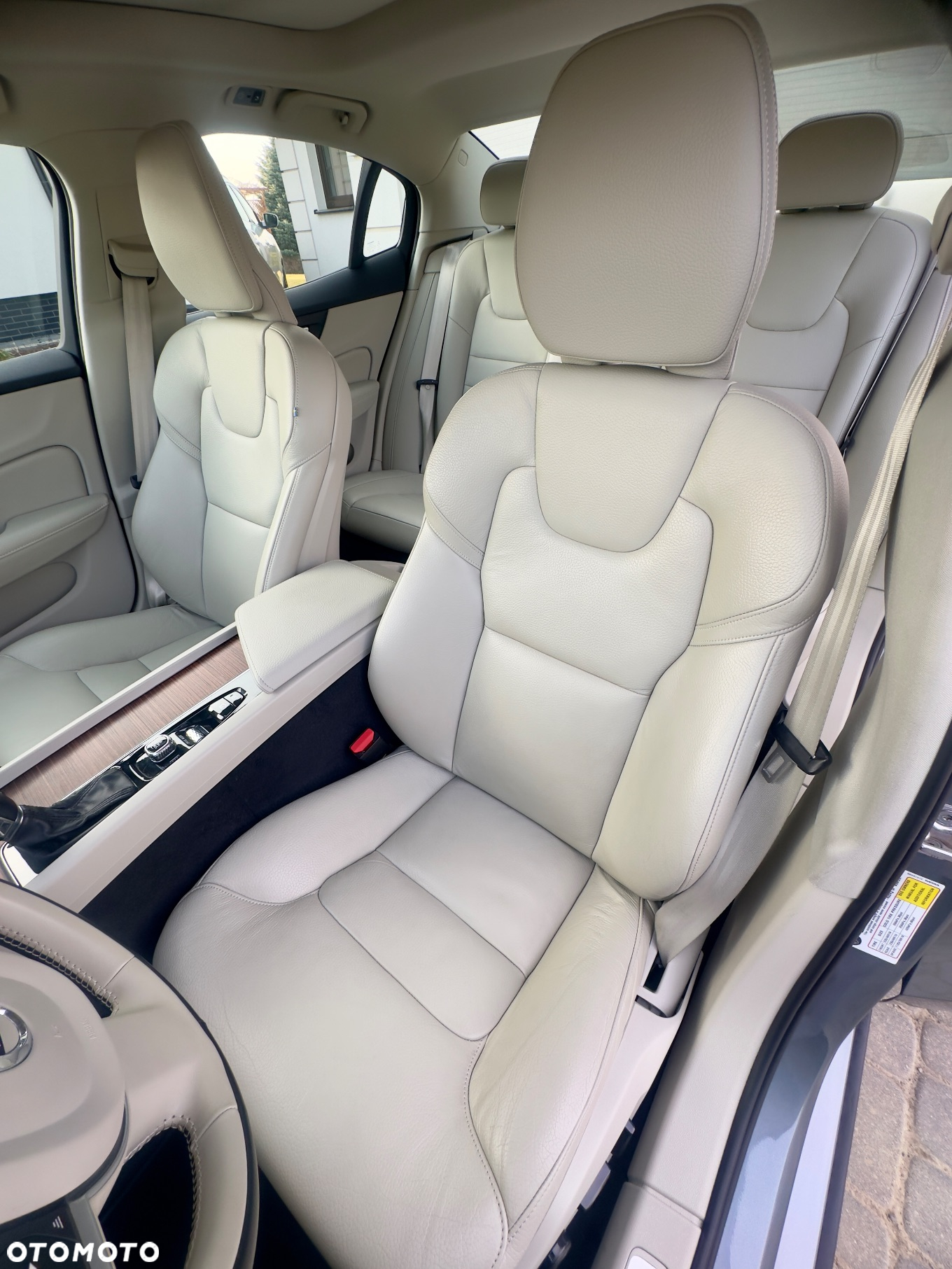 Volvo S60 T6 AWD Momentum Pro - 14