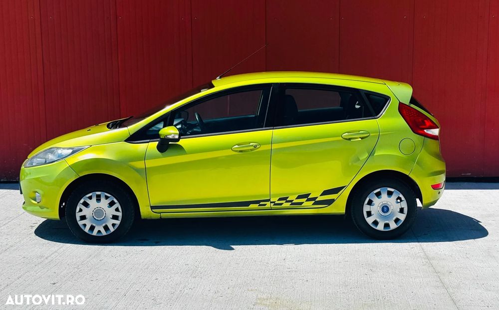 Ford Fiesta 1.6 TDCI DPF Ghia - 10