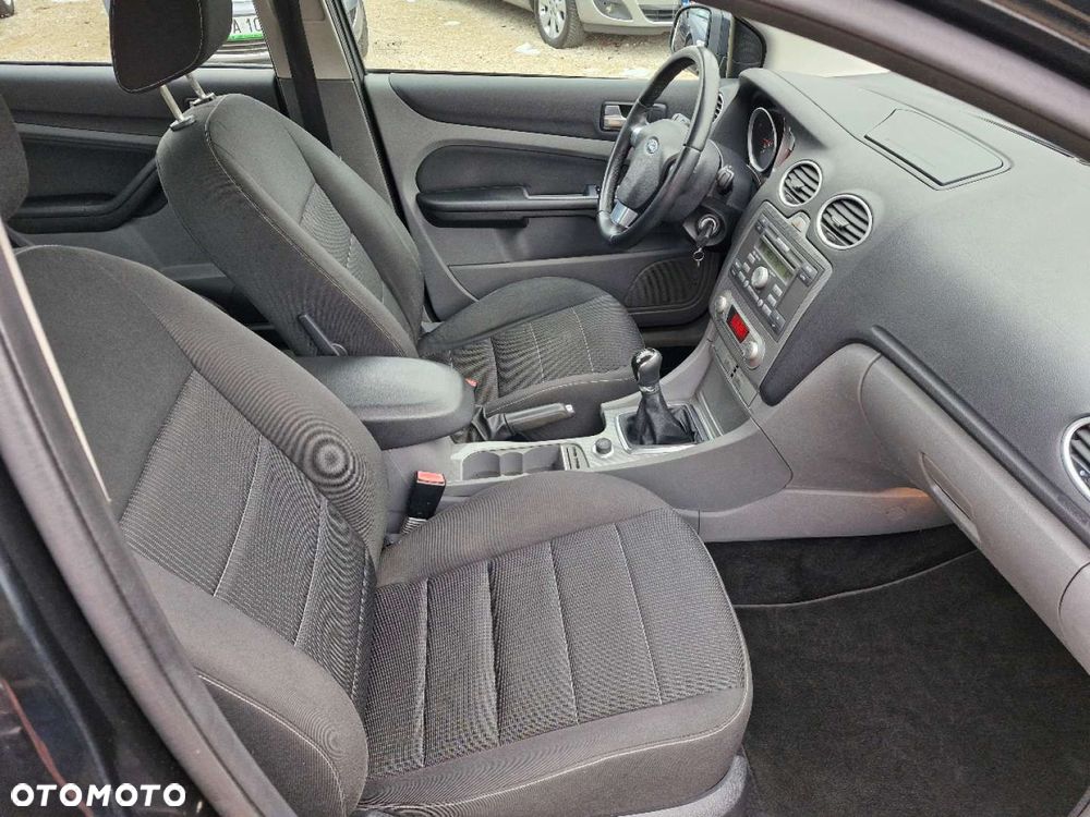 Ford Focus - 24