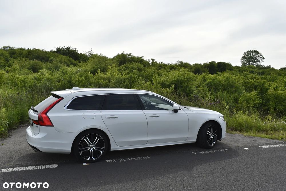Volvo V90 D4 Momentum Pro - 29