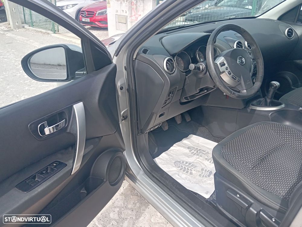 Nissan Qashqai +2 1.6 Tekna Sport 17 - 6