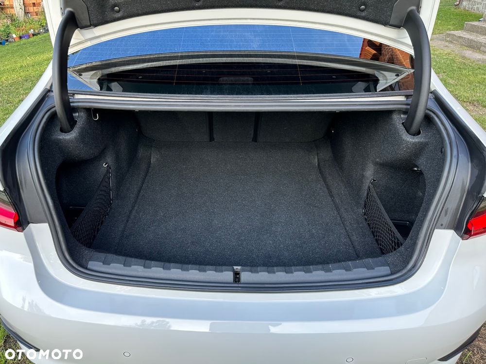 BMW Seria 3 318d - 27