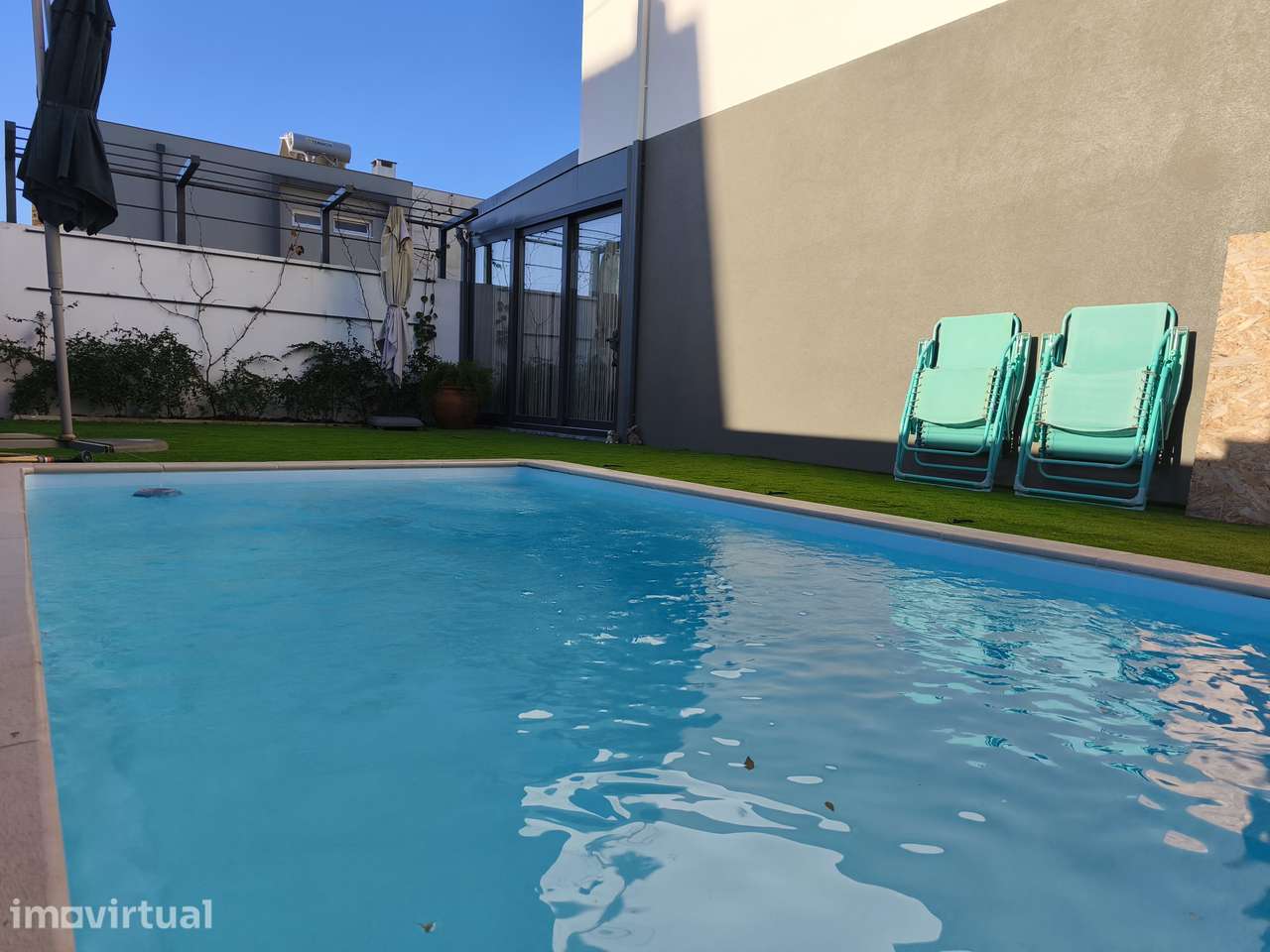 Moradia T3 com piscina e jardim em Seixal - Grande imagem: 3/35