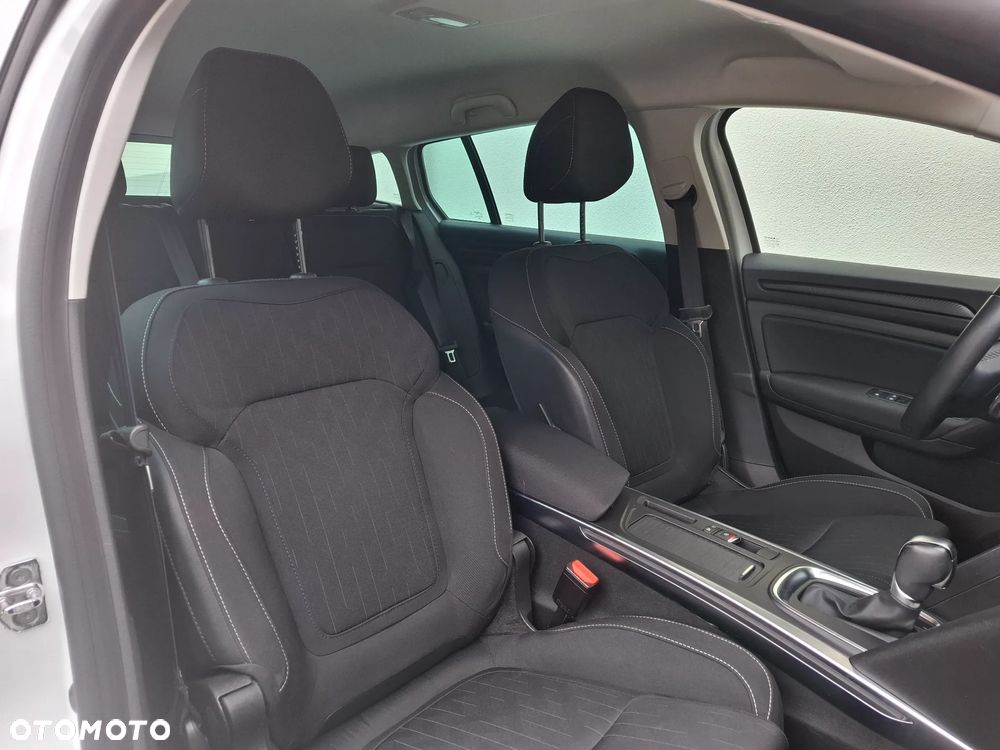 Renault Megane ENERGY TCe 140 EDC LIMITED - 39