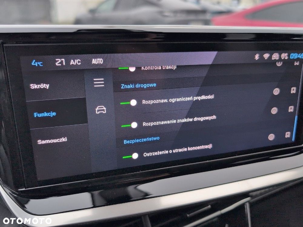 Peugeot 2008 1.2 PureTech Allure S&S EAT8 - 23