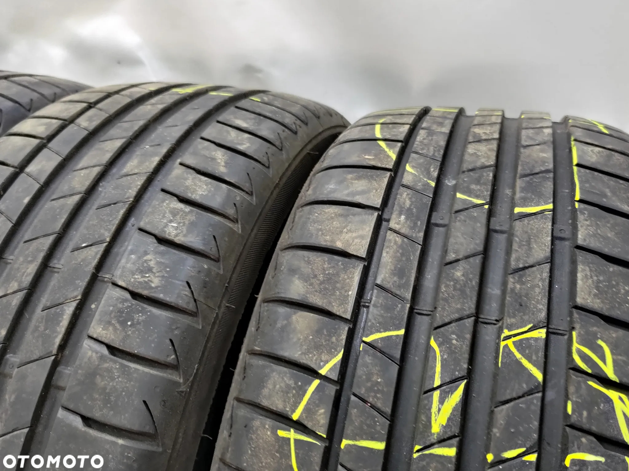 225/40R19 Komplet Lato Bridgestone Turanza T005 2022r. 2x7mm i 2x6mm - 2