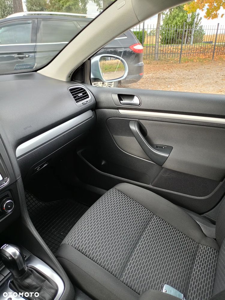 Volkswagen Golf VI 1.6 TDI BlueMot Comfortline DSG - 20