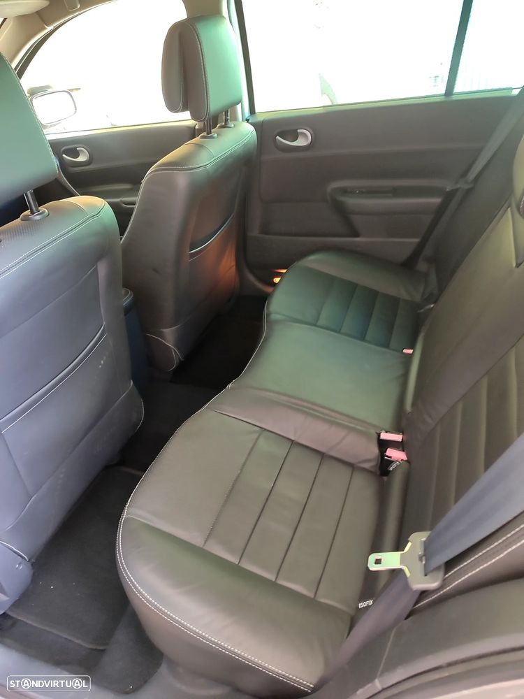 Renault Mégane 1.5 dCi Dynamique Luxe - 9