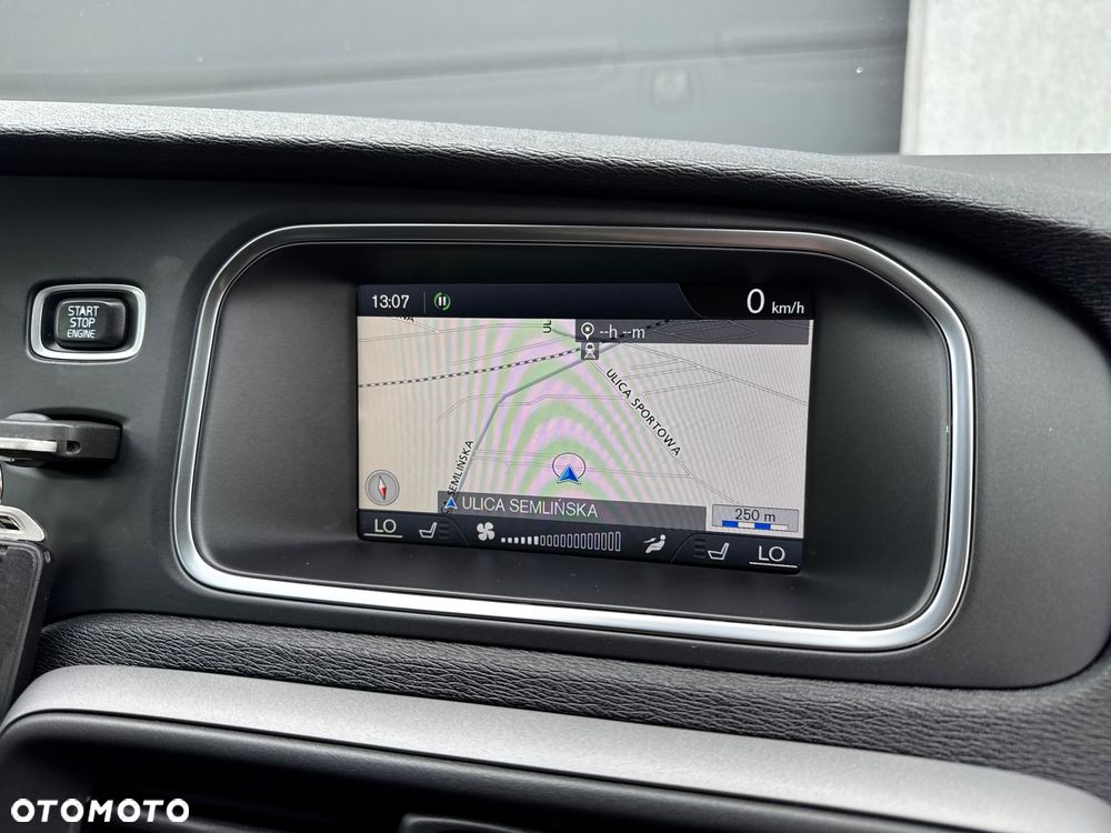 Volvo V40 D3 - 25