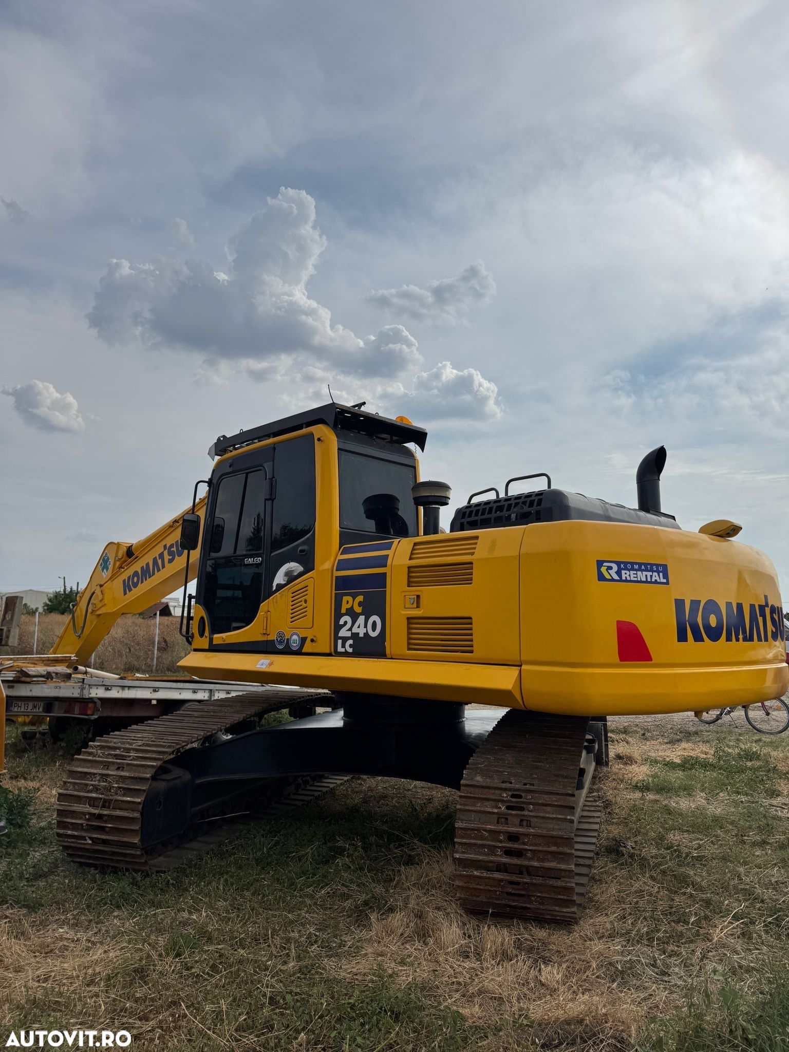 Hitachi Excavator CAT/KOMATSU/Kobelco - 1