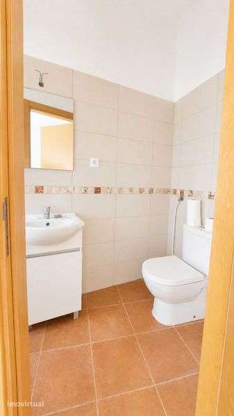 T3+1 Moradia Portuguesa Renovada em Paderne – Algarve - Grande imagem: 5/12