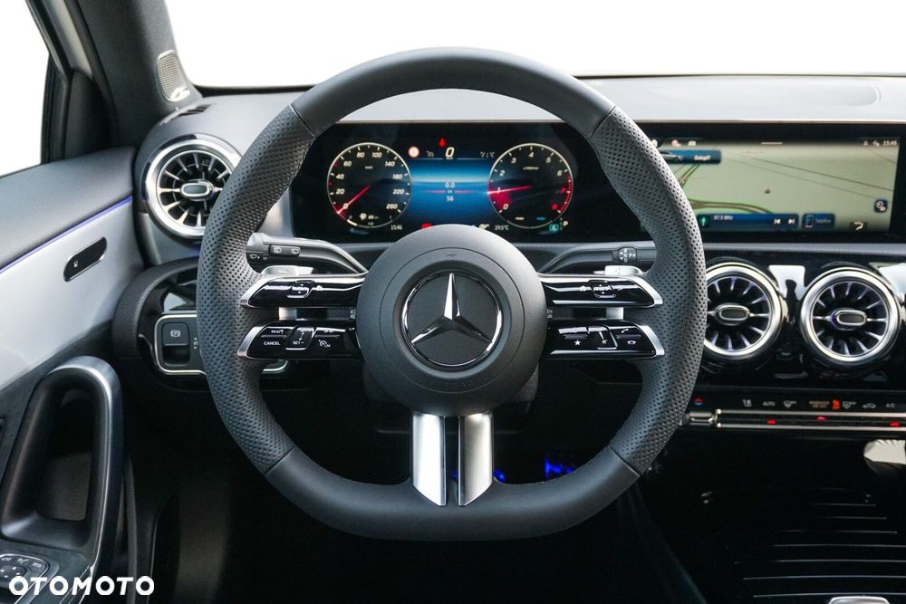 Mercedes-Benz Klasa A 200 AMG Line 7G-DCT - 8