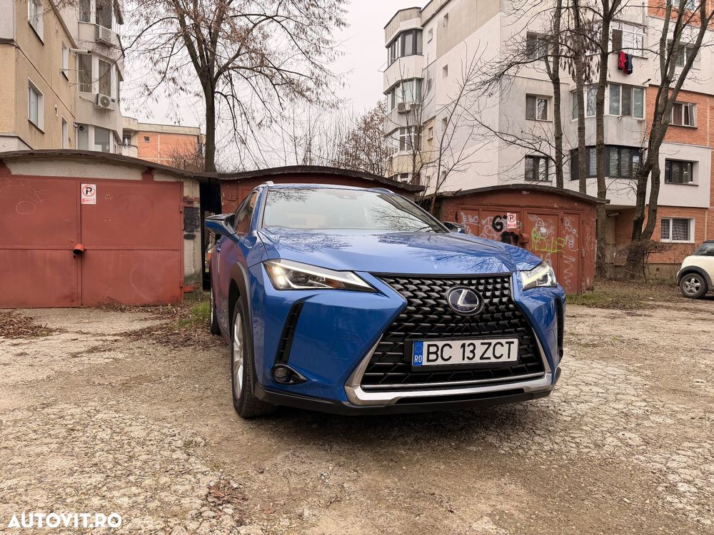 Lexus UX 250h Business Edition - 13