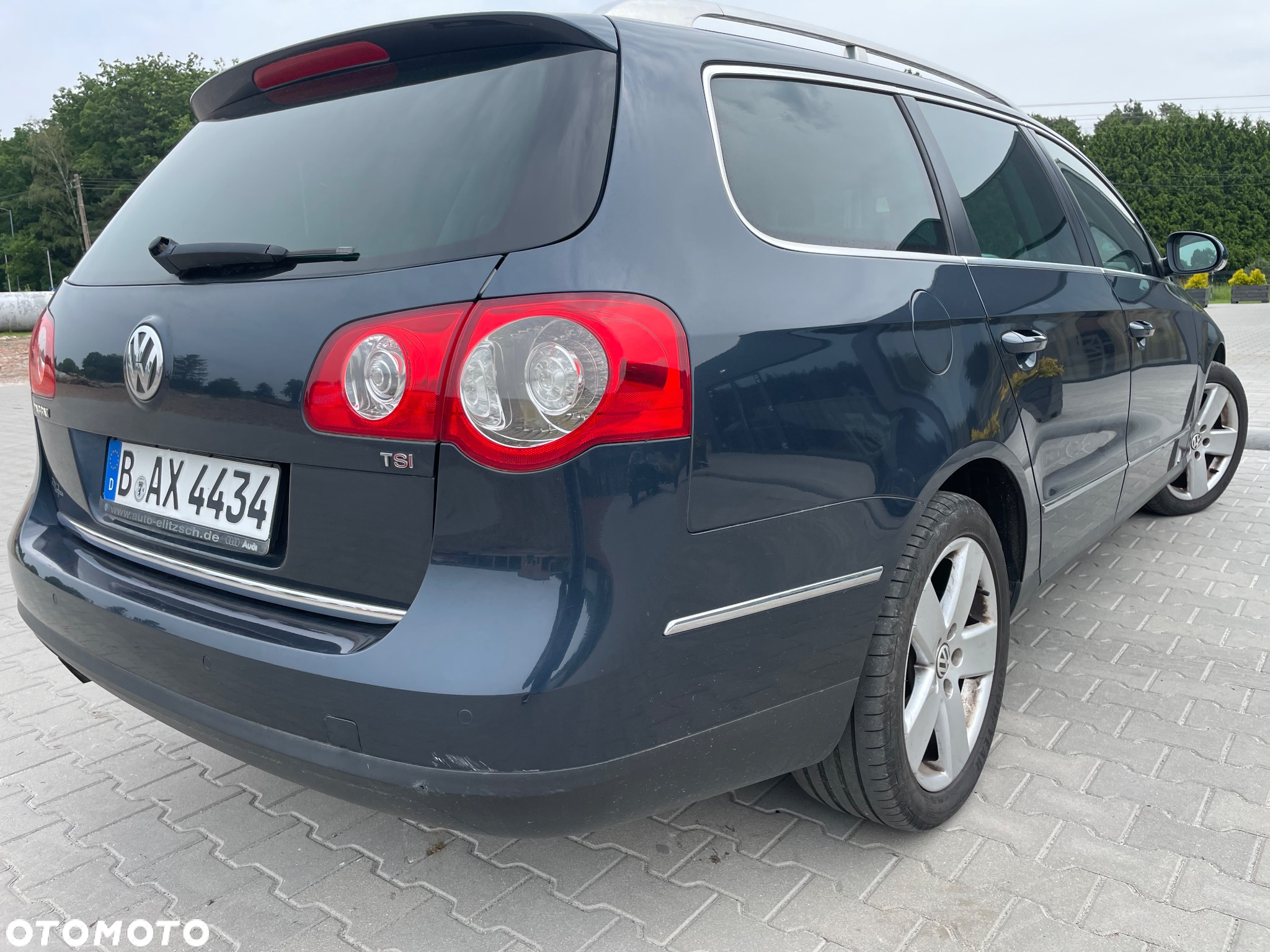 Volkswagen Passat Variant 1.8 TSI Highline - 2