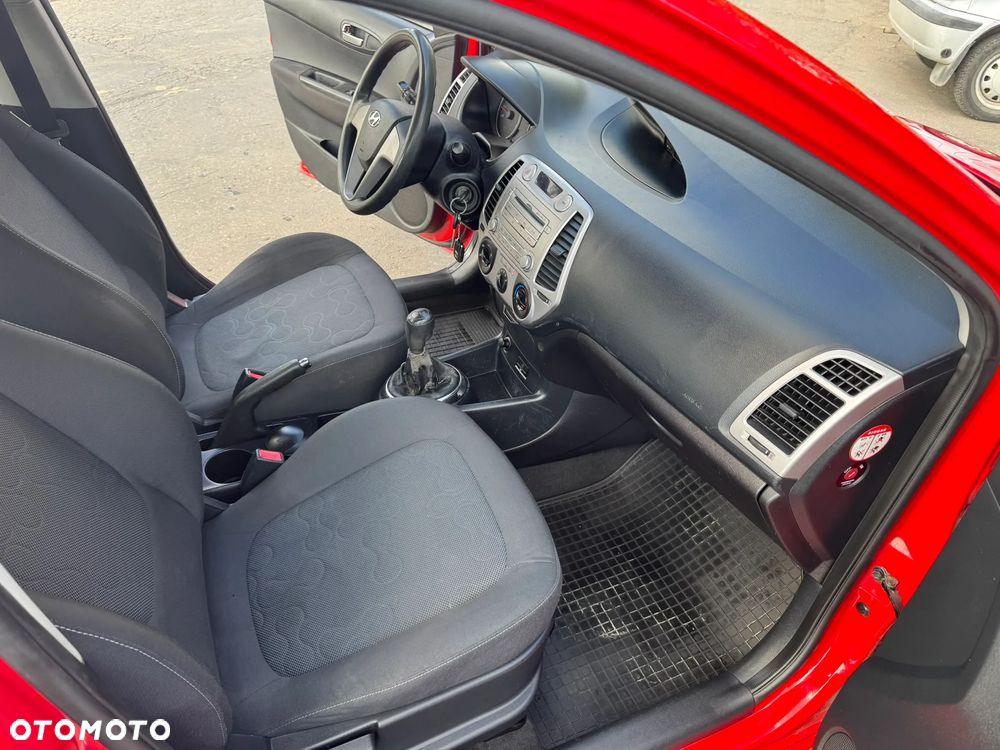 Hyundai i20 1.4 Comfort EU5 - 11