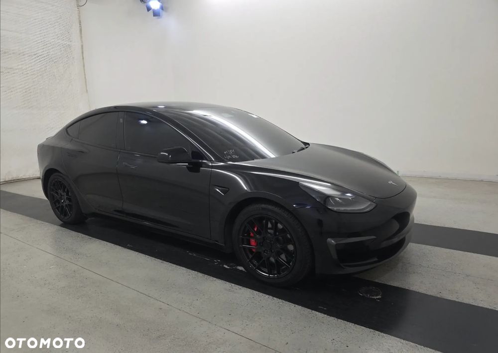 Tesla Model 3 Langstreckenbatterie Allradantrieb Dual Motor Performance - 2