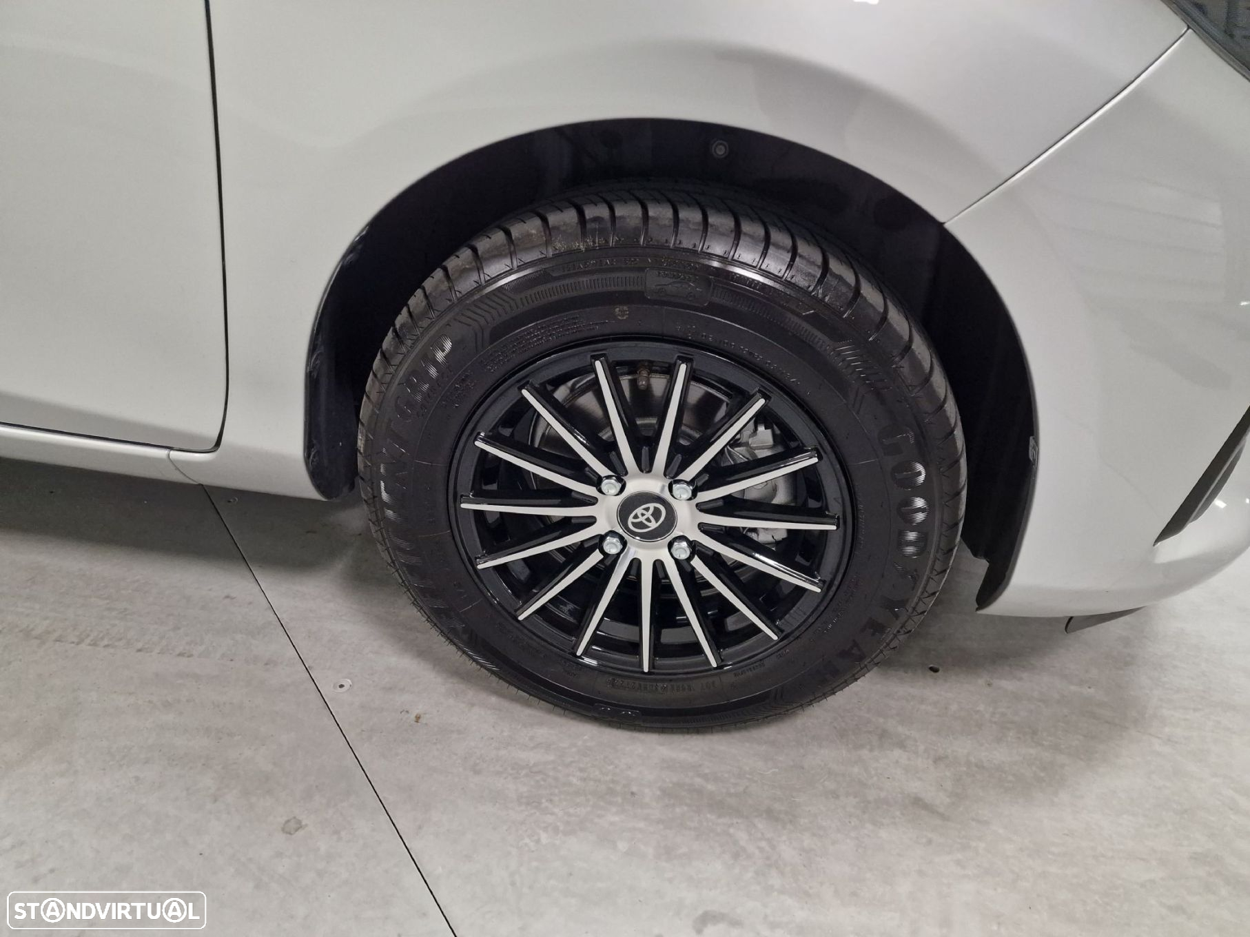 Toyota Yaris - 5
